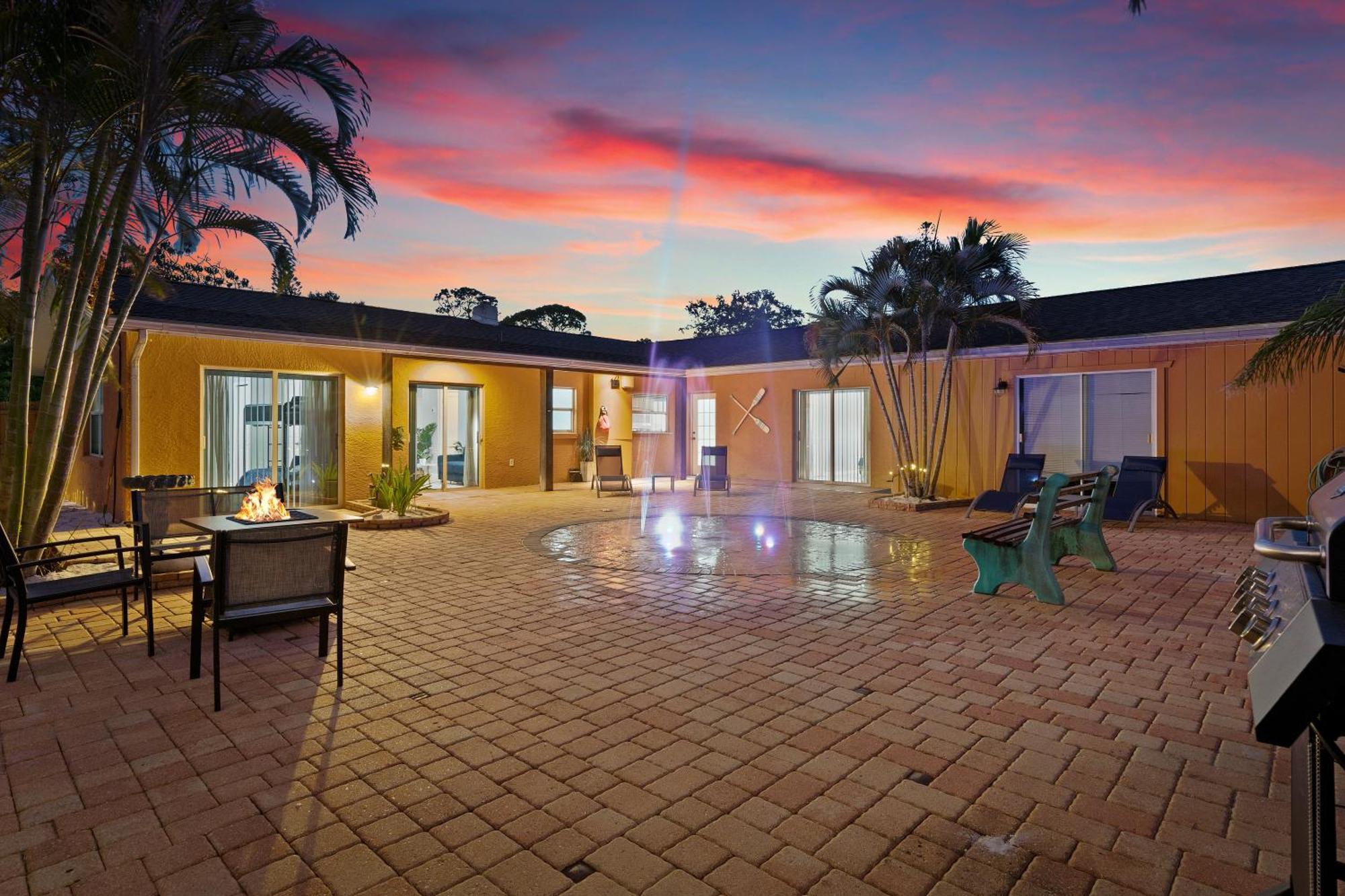 Coastal Villa W Amazing Courtyard - Splash Pad! Sarasota Exterior foto